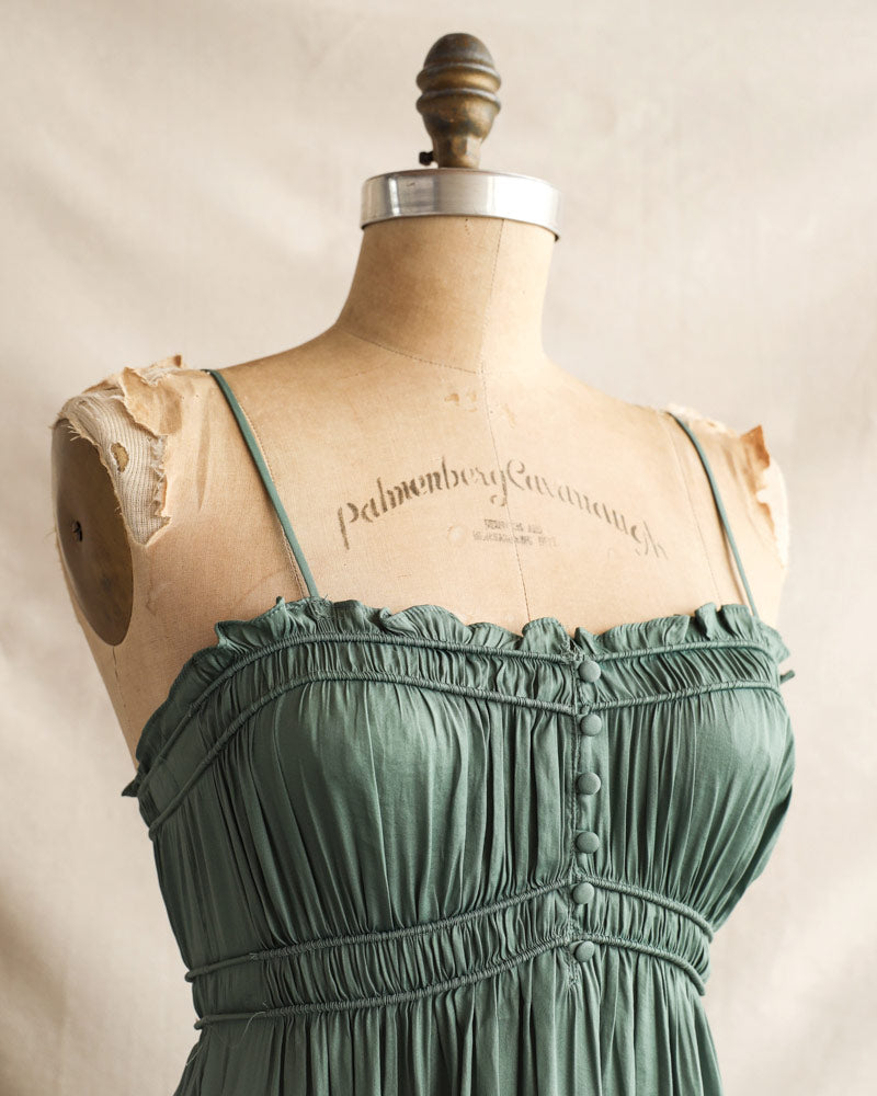 Garden Terrace in Lille Dress