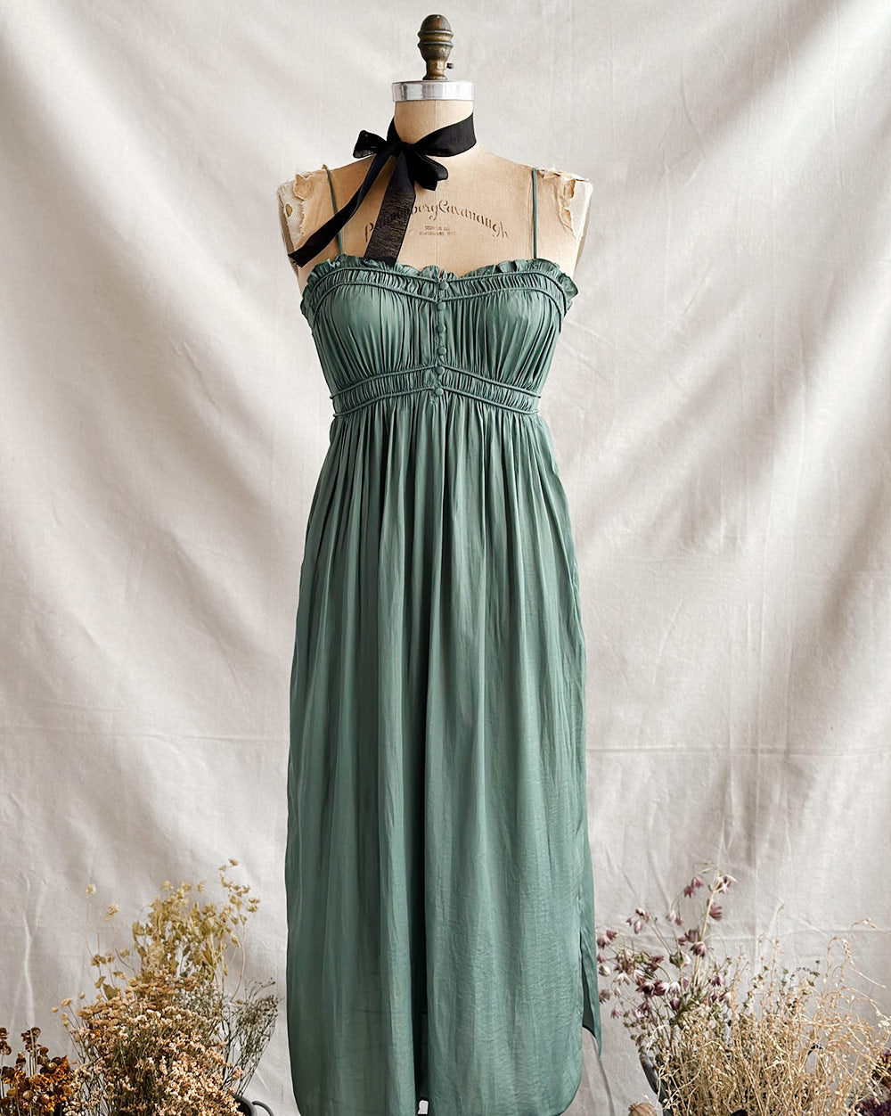 Garden Terrace in Lille Dress