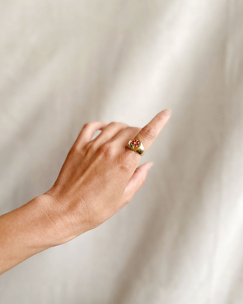 She Loves Me Signet Ring