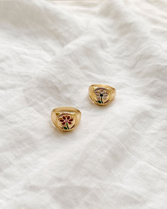 She Loves Me Signet Ring